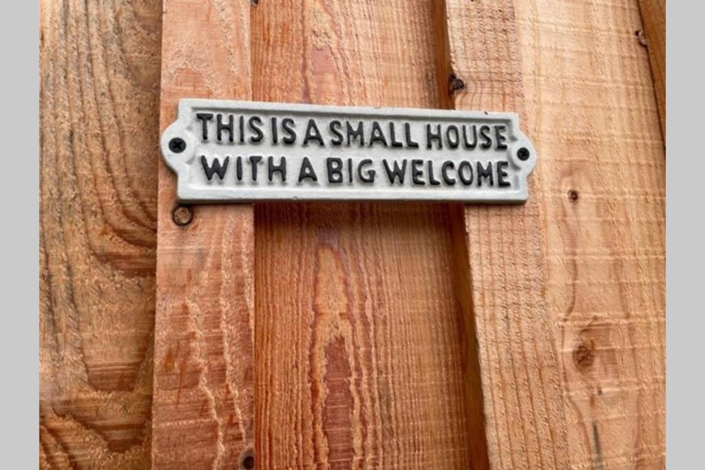 Coorie Doon Cabin! Great Scottish Welcome 奥古斯都堡 外观 照片