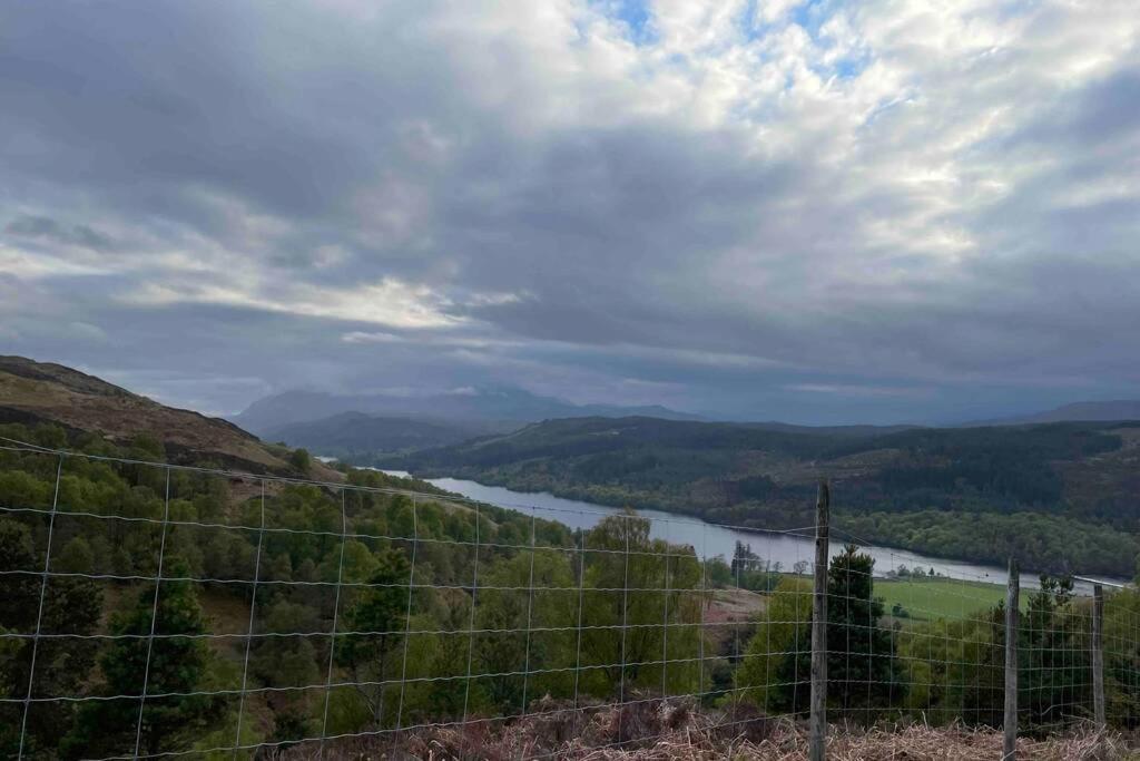 Coorie Doon Cabin! Great Scottish Welcome 奥古斯都堡 外观 照片